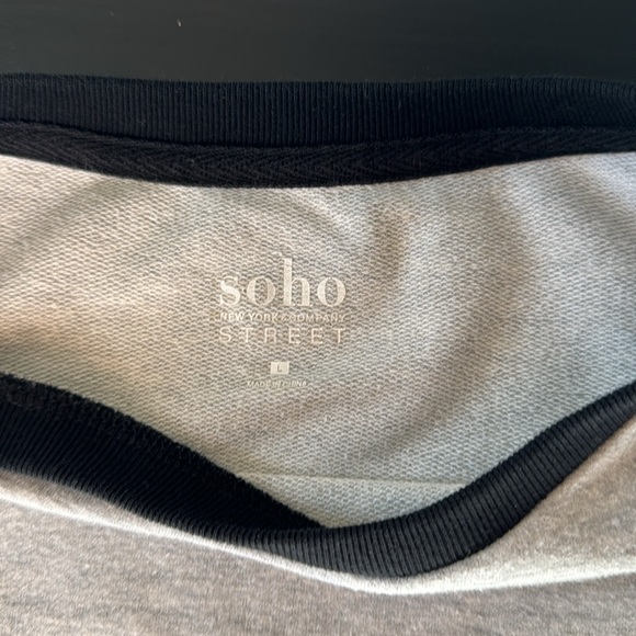 Soho sweatshirt dress LOVE graphic repeats along hem Size Large - Picture 11 of 14